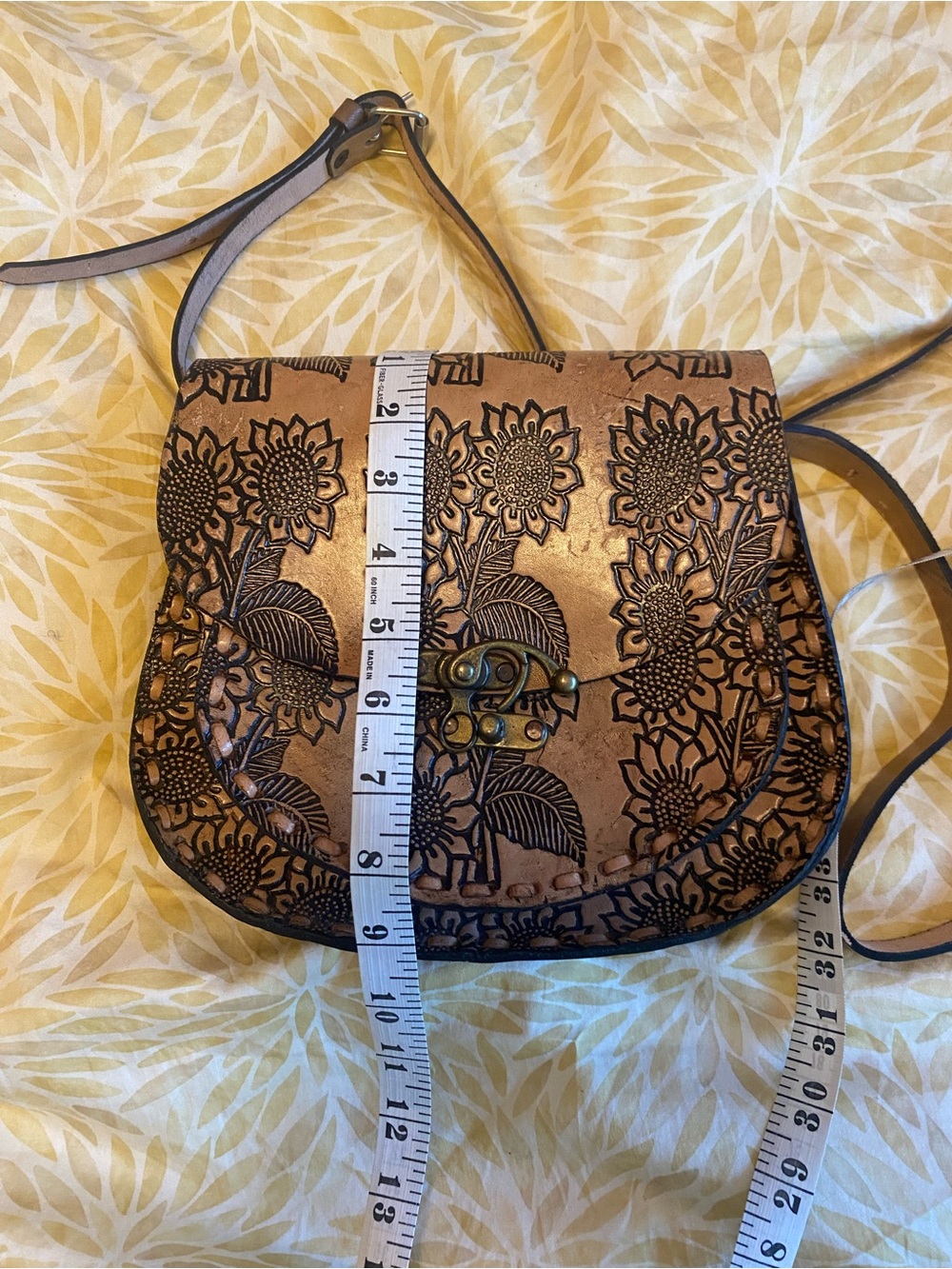 🌻Leather Tooled Sunflower Crossbody Bag - Tan